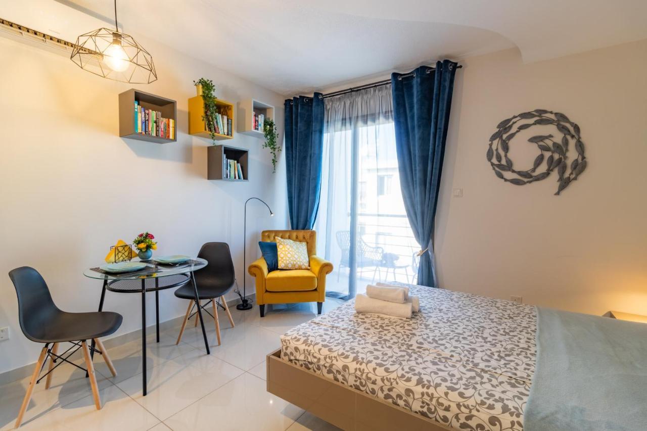 Light House - Seafront Cosy Studio With Library Paphos Exteriér fotografie