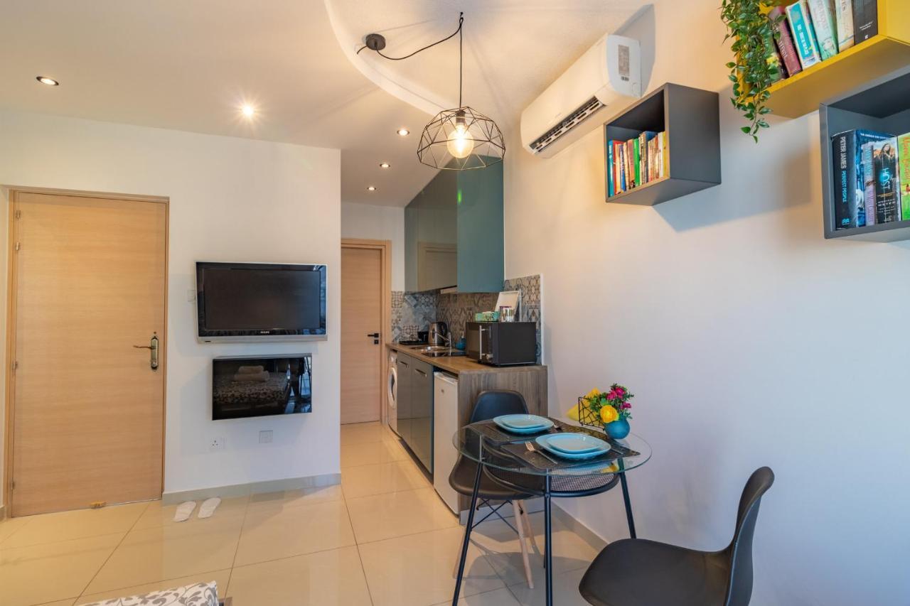 Light House - Seafront Cosy Studio With Library Paphos Exteriér fotografie
