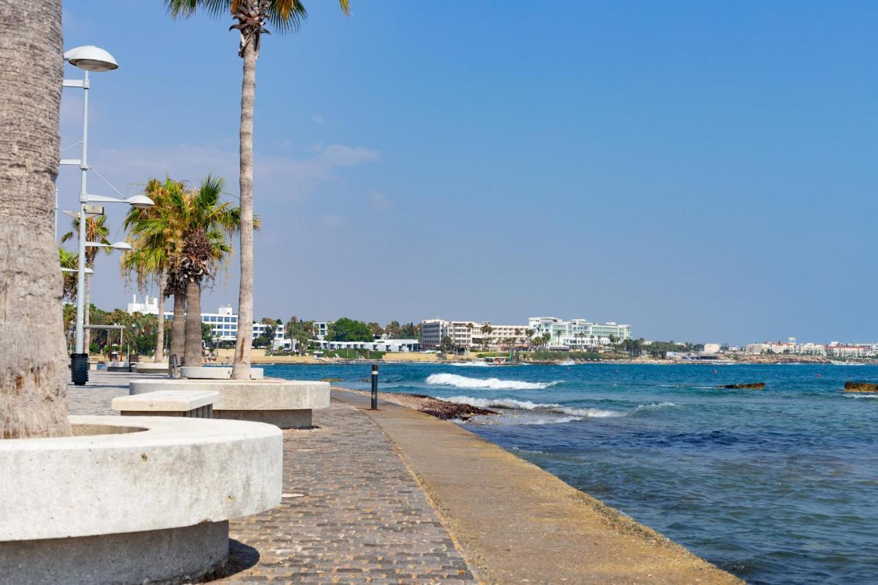 Light House - Seafront Cosy Studio With Library Paphos Exteriér fotografie