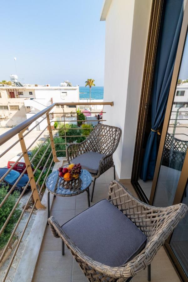 Light House - Seafront Cosy Studio With Library Paphos Exteriér fotografie