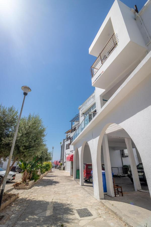 Light House - Seafront Cosy Studio With Library Paphos Exteriér fotografie